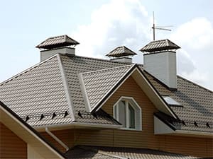 Как конструкция крыши влияет на выбор материалов?